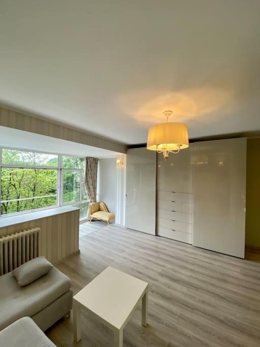 Downtown Studio - Ultra Central With Park View Bucharest Exterior photo
